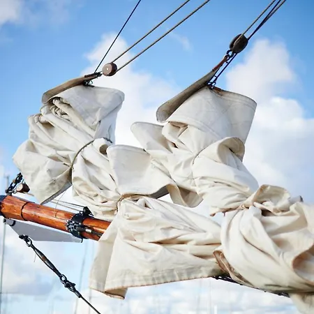 Am Lindenpark Apartman *